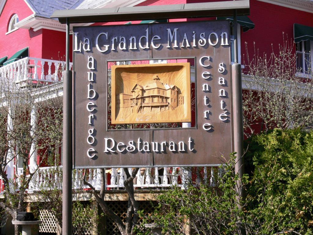 Hotel-Auberge La Grande Maison Et Spa บี-แซ็ง-ปอล ภายนอก รูปภาพ