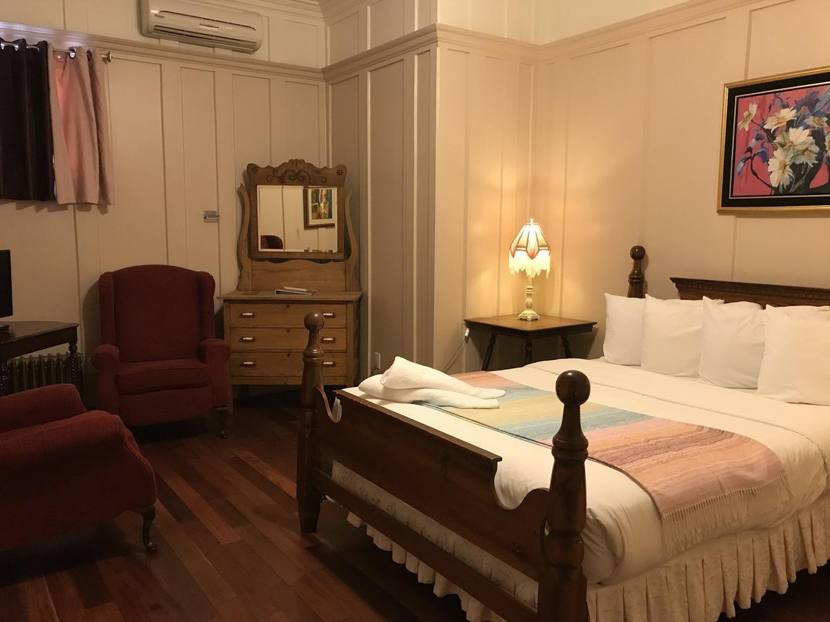 Hotel-Auberge La Grande Maison Et Spa บี-แซ็ง-ปอล ภายนอก รูปภาพ